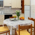 In With House Sea View Апартаменты *
