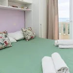 Апартаменты In With House Sea View Макарска