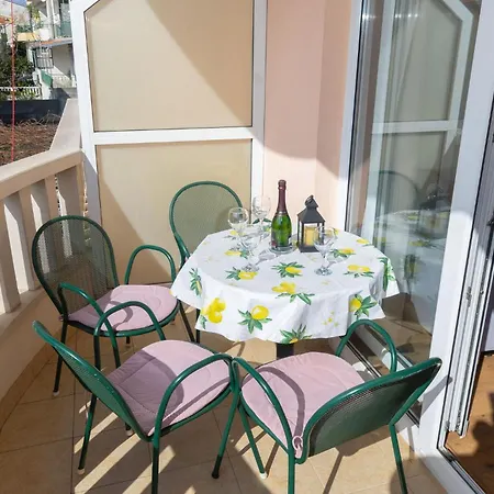 Cozy In With House Sea View מאקרסקה